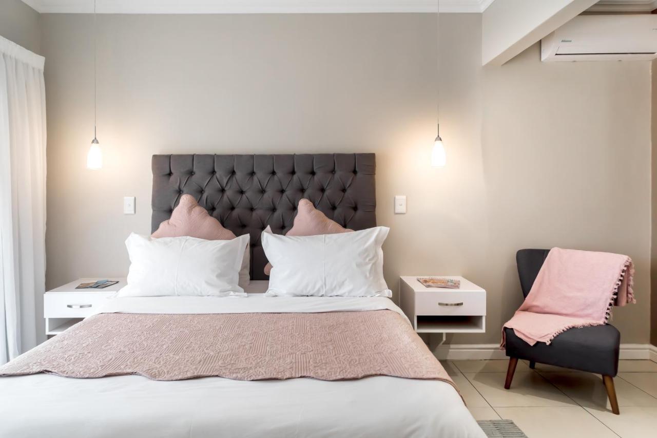 วากเทล เกสท์เฮาส์ Hotel พอร์ตเอลิซาเบธ ภายนอก รูปภาพ
